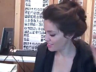 Vidéo du sosie d'Angelina Jolie