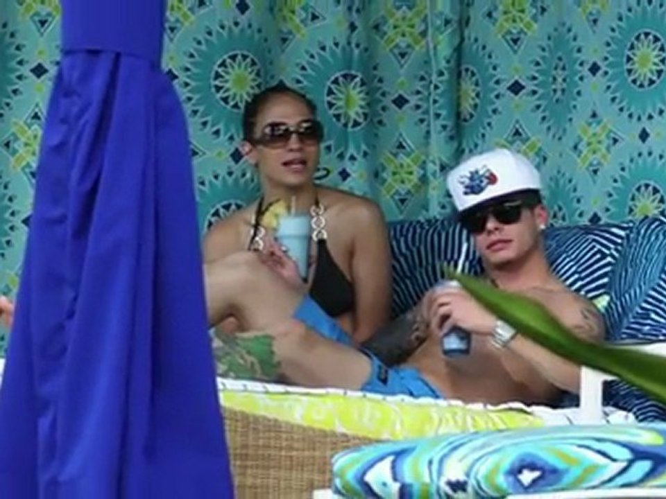 Marc Anthony Flaunts New Love