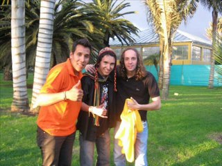 Los Calzones Rotos Levanten Las Copas