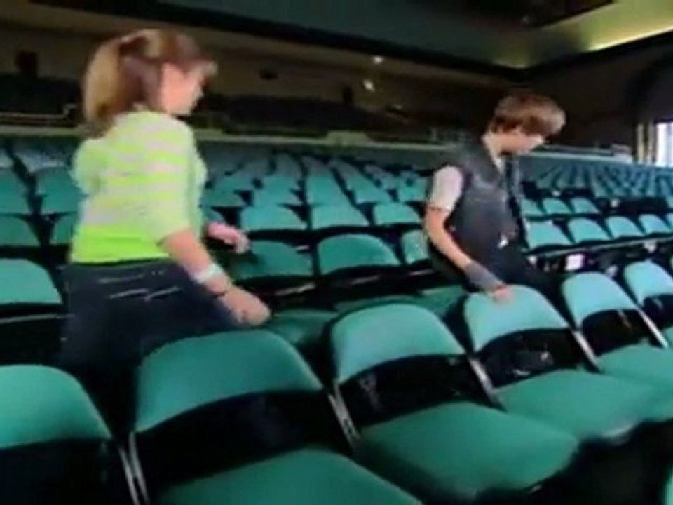 VIDEO - Les Maçon du cœur   Justin Bieber va aider une famille - les maçons du coeur, TMC