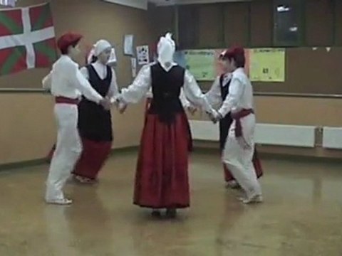 Le Pays Basque danse le Txulalai