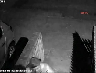 Avustralya'da Camiye Saldırı Anı Kamerada