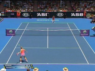 Pennetta batte Kerber - Auckland, semifinale