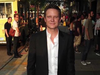 Debra Messing pour la première fois depuis sa séparation