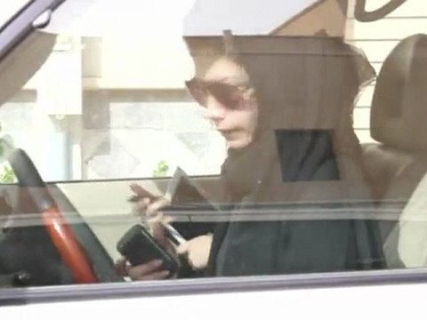 Les Saoudiennes défient la loi en prenant le volant