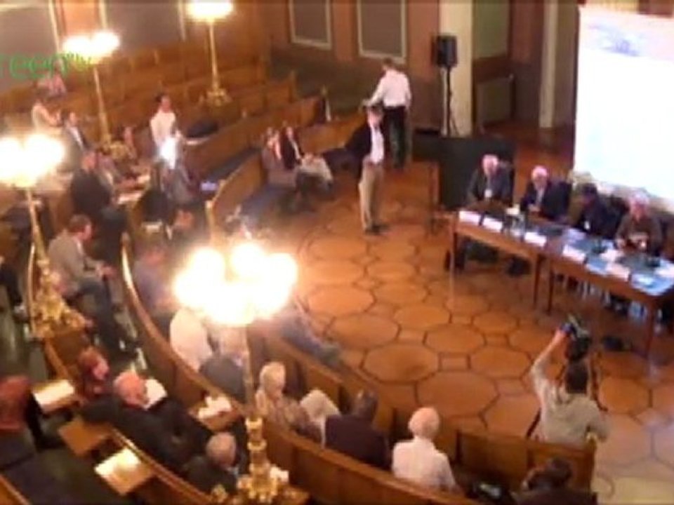 Eco-Trek 17:  A green journey around the world with Eco-Trek