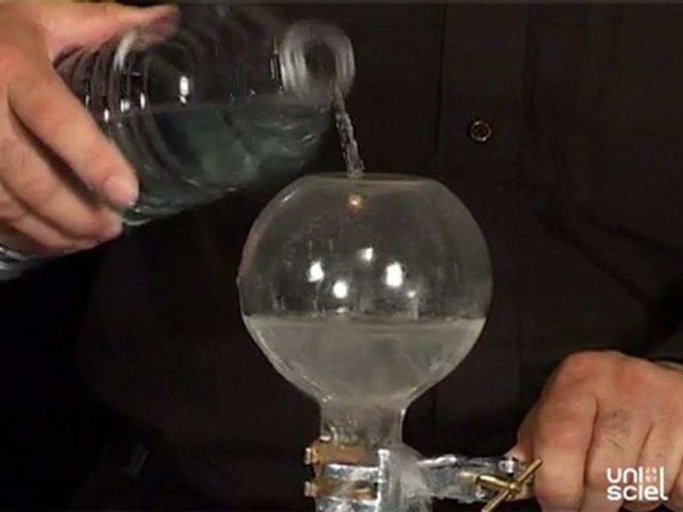 Faire bouillir de l’eau en dessous de 100°C (le bouillant de Franklin)