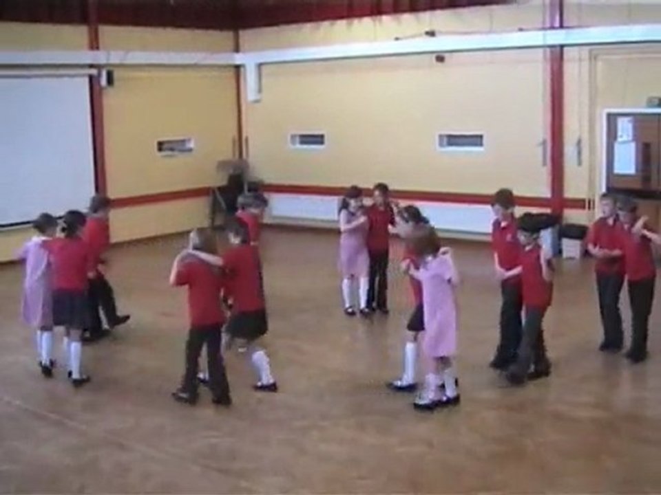 L'Irlande du Nord danse "The Gay Gordons"