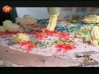 Ermal Fejzullahu & Violeta - Duke bere torte (Diqka po Zihet 2012) - www.lajmetsot.com