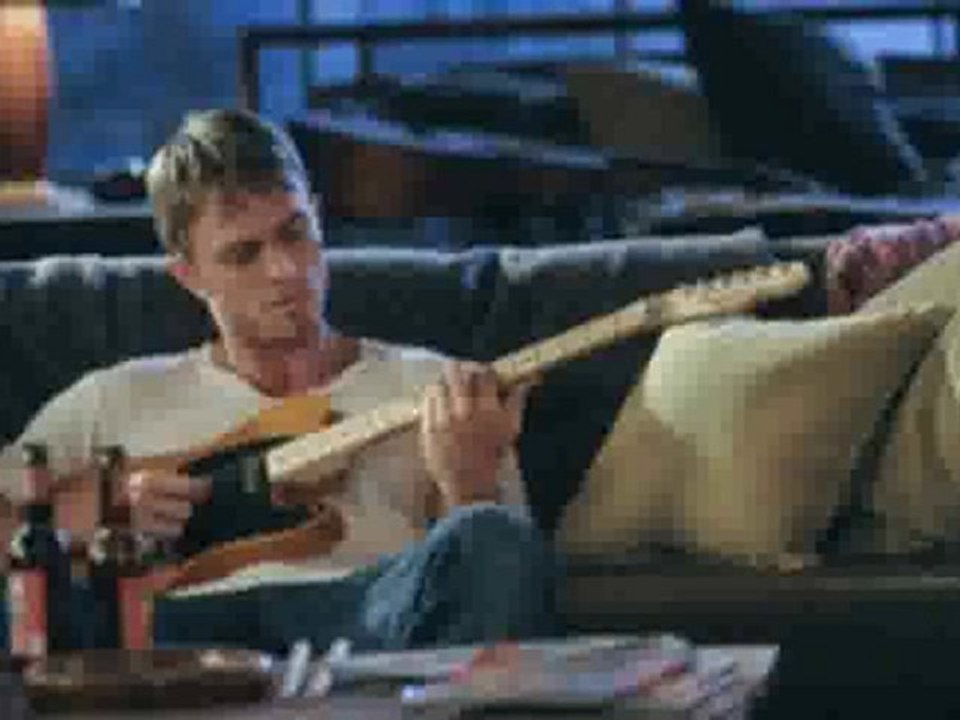 Watch Hart of Dixie S01E02 - Parades & Pariahs