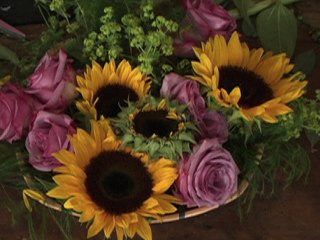 How to make a perfect centerpiece using floral tape