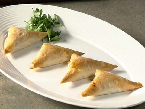 How to make cheese and onion pastry appetizers