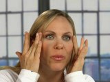 How to minimize wrinkles around the eyes with face yoga