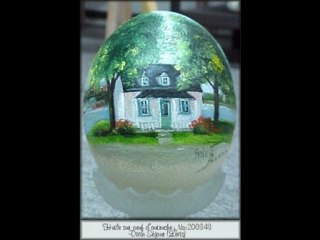 Arlette Paradis et ses oeufs peints