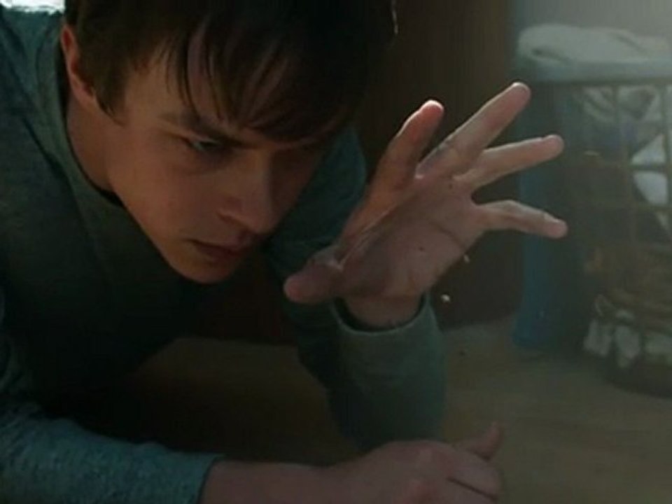 Chronicle - Clip Teen Tortures Spider