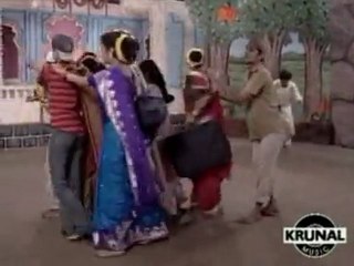 Marathi Song - Tam Tam Nighal Chal - Saundatichi Yallama Khelte Phugadi