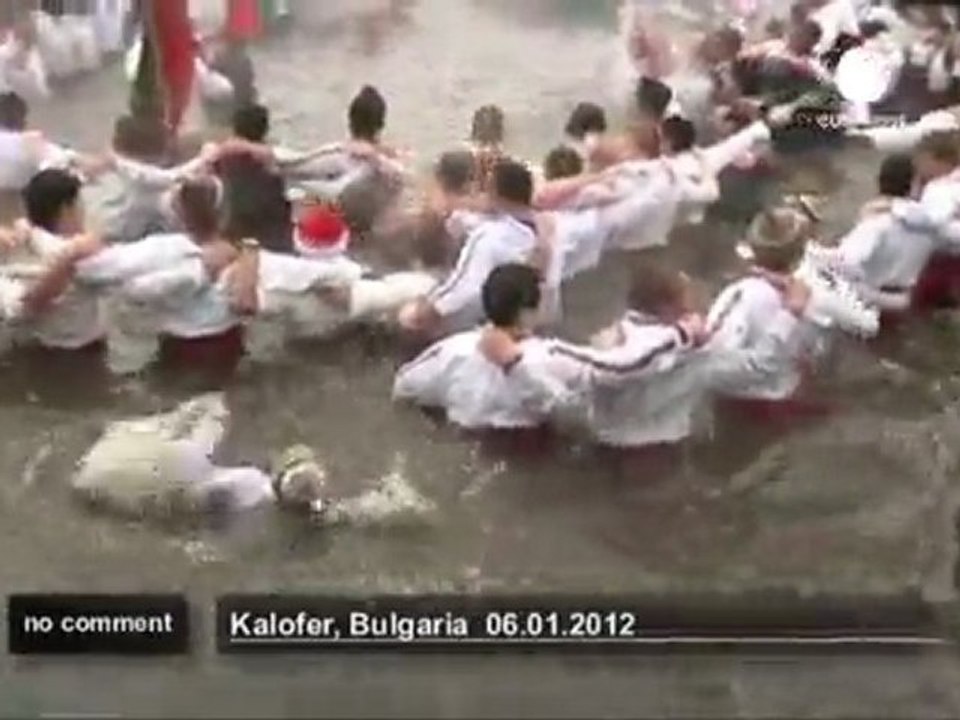 Une plongée dans les eaux glacées en Bulgarie - no comment