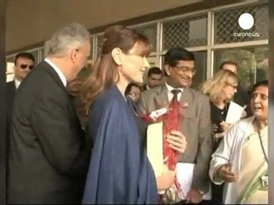 Carla Bruni hakkında milyon dolarlık skandal haber