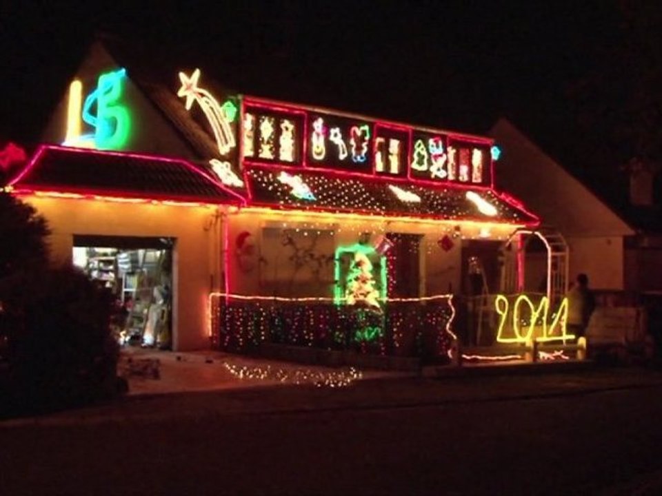 AGORA L'EMISSION 143 : ATELIER JEUNES REPORTERS : EMISSION SPECIALE NOEL