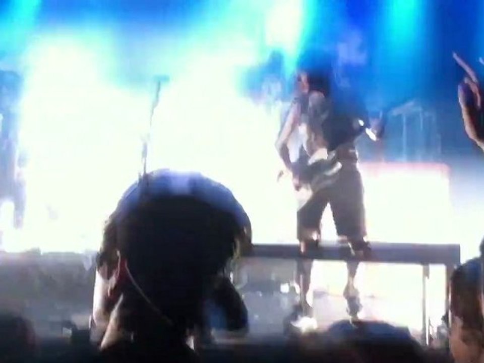 Miss May I - Masses of a Dying Breed (live)