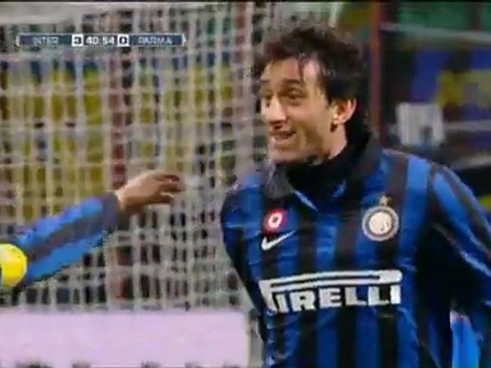 Milito helps Inter crush Parma