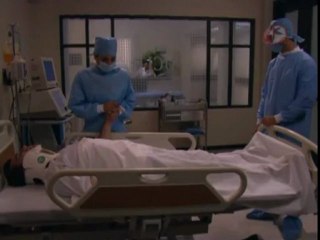 Paula entra a ver a Rogelio a terapia intensiva