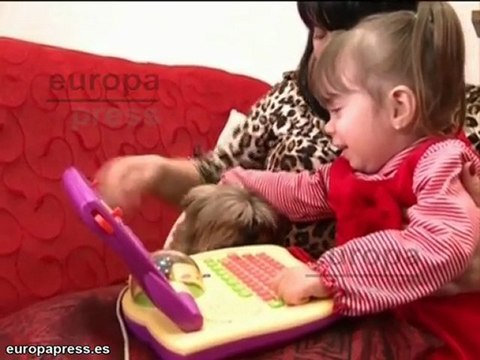 Un madre pide ayuda para salvar a su hija enferma