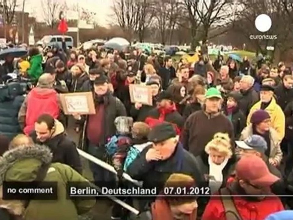 Manifestation à coup de chaussures en ... - no comment