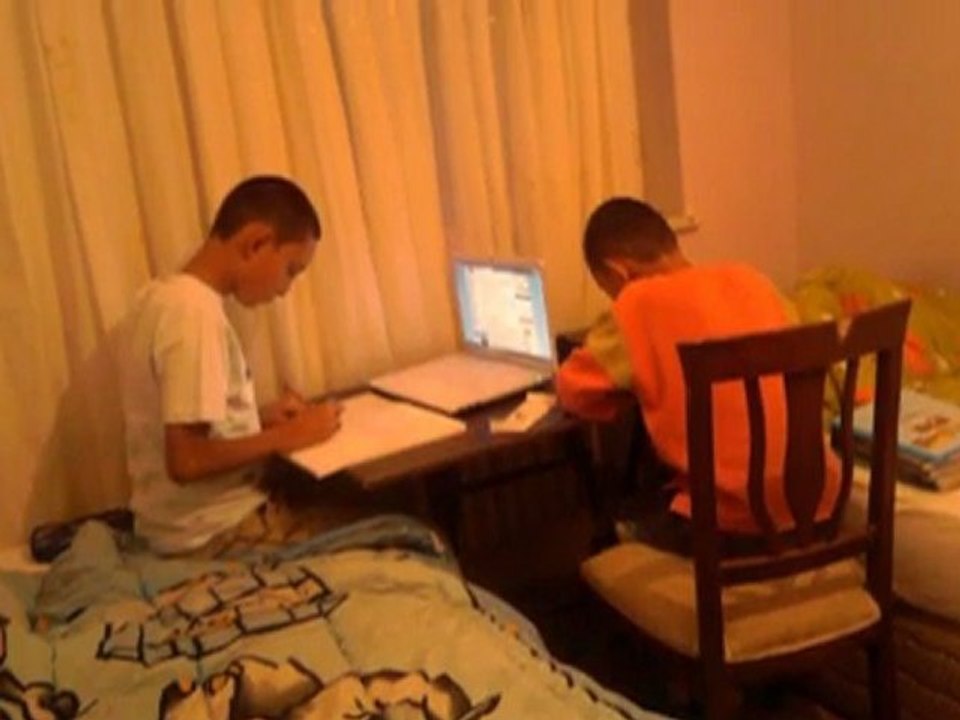 Bir daha bu yolları aynı hevesle yürürmüyüm..Kim bilir ne bekliyor kalırmıyım ölürmüyüm...