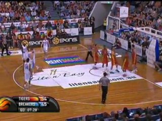 NBL - NZ Breakers 90-79 Melbourne Tigers
