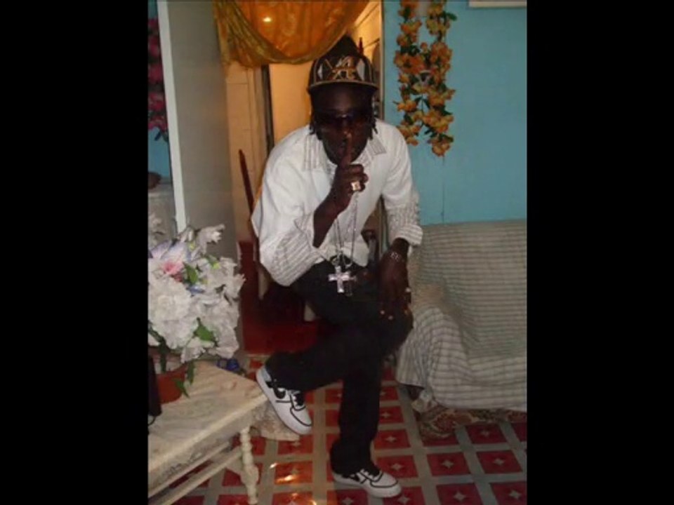 Sentenal - Party Me Party  (Battle Party Riddim) Different Medz Entertainment