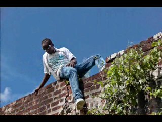 Sentenal - (boody shake - Klap It Riddim {Different Medz Entertainment}