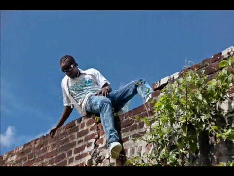 Sentenal - (boody shake - Klap It Riddim {Different Medz Entertainment}