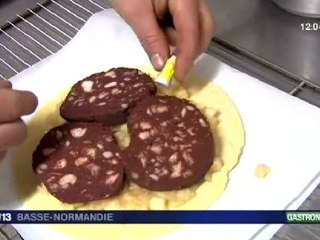 une galette des rois au boudin noir proposée par un charcutier de Coutances (50)