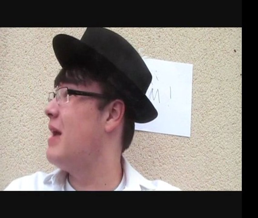 Carrière de chanteur (2 minutes du peuple)