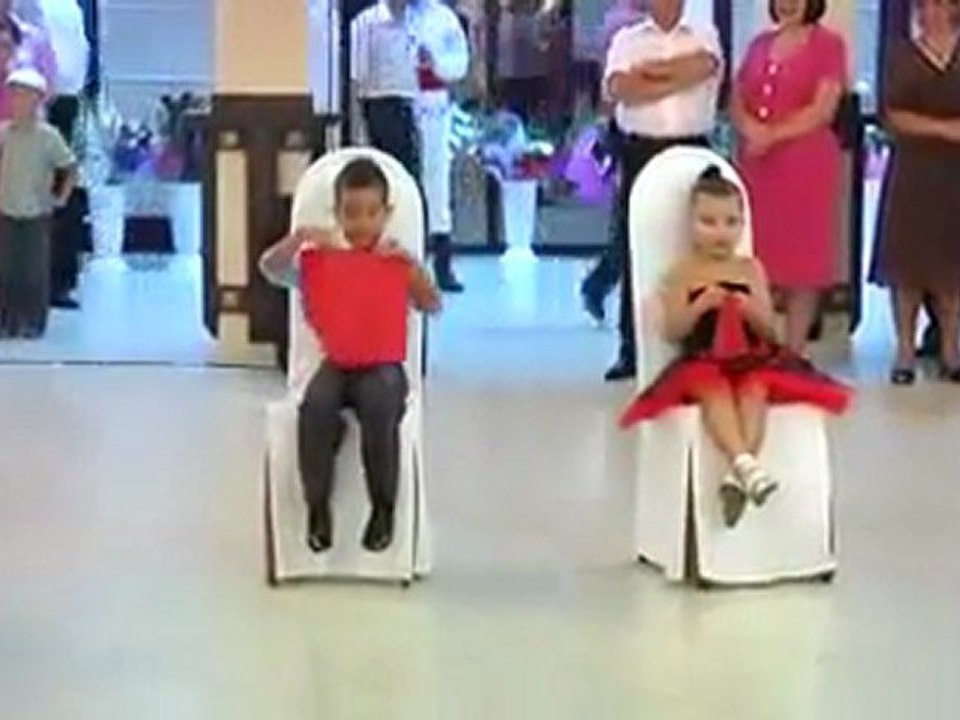 IZLEMEYEN PISMAN OLUR YOK BÖYLE COCUKLARmp4