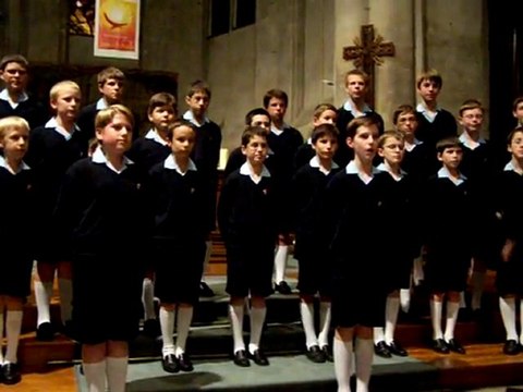 Les Petits Chanteurs à la Croix de Bois Crépy en Valois le 02 juin 2006 La Chanson de Solveig de A. Grieg (folklore Autrichien)