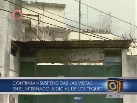 Familiares de los reos se encuentran en las afueras de la cárcel de Los Teques
