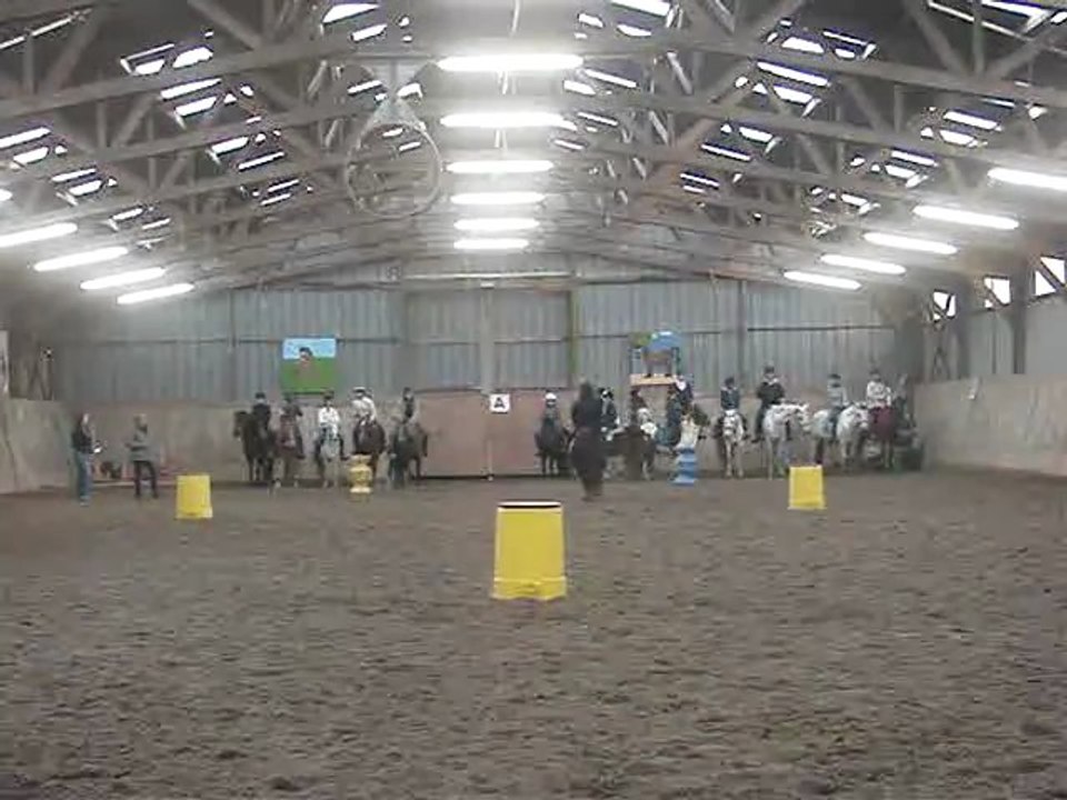 MOV00065 Barrel race noel 2011