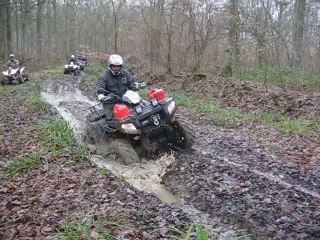 800 SPORSTMAN DANS UN PETIT BOURBIER