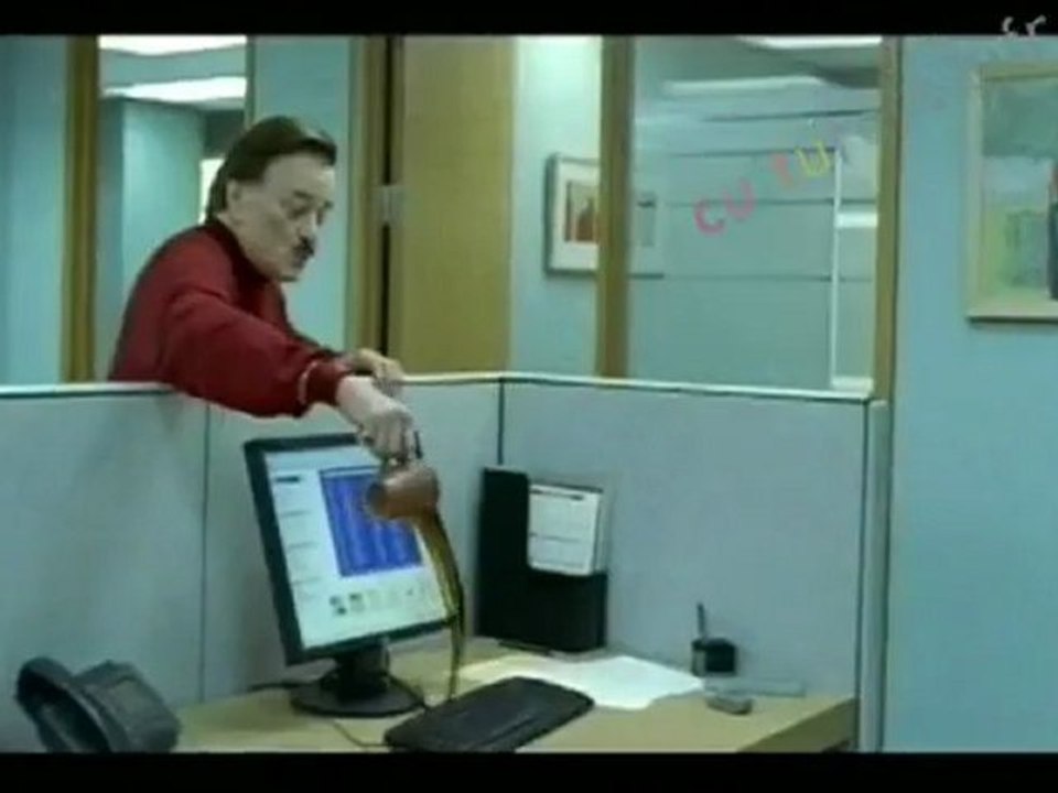 Robert Goulet wrecking the office