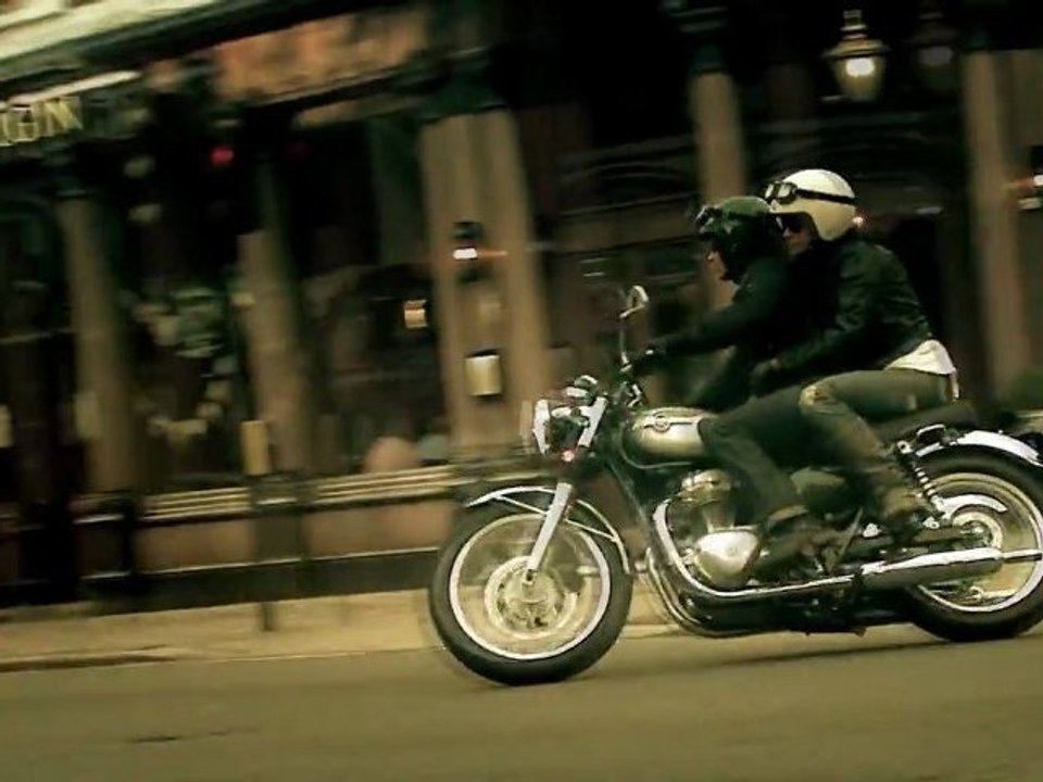 Kawasaki W800 acción