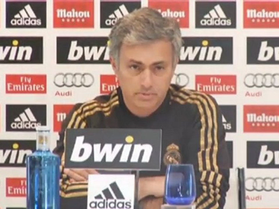 Mourinho issues title warning