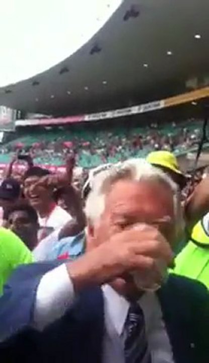 Bob Hawke skulls a beer at the SCG Australia vs India Jan 4 2012- 1 for the country