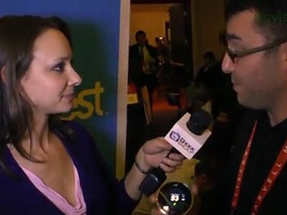 First Look at The Learning Thermostat by Nest - CES 2012 - GeekBeat.TV