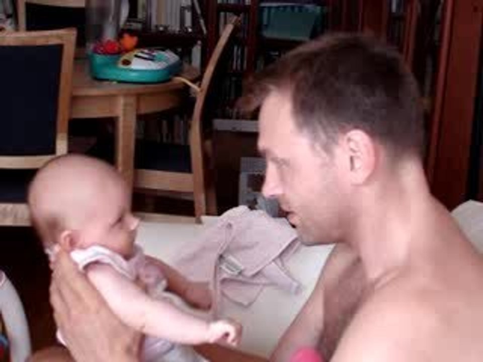 1er câlin de tête !