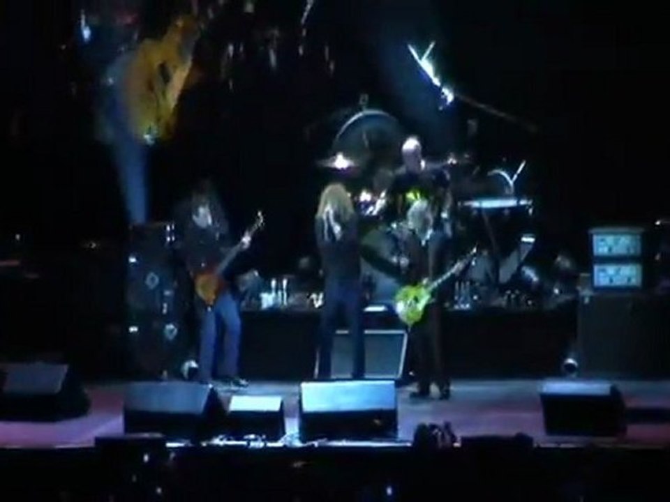Led Zeppelin- Black Dog  (Multicam - O2 Arena, London, 2007)