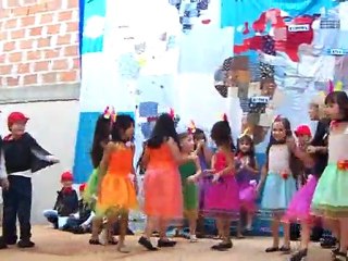 ANA BAILANDO EL CAN CAN. 14-12-11.