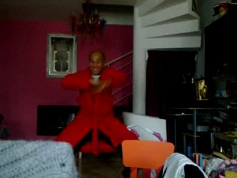 VANTARD danse le Coupé-Décalé [ regarde-ma-video.skyrock.com]