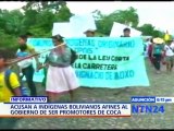 Opositores acusan a indígenas bolivianos afines al Gobierno de ser promotores de coca